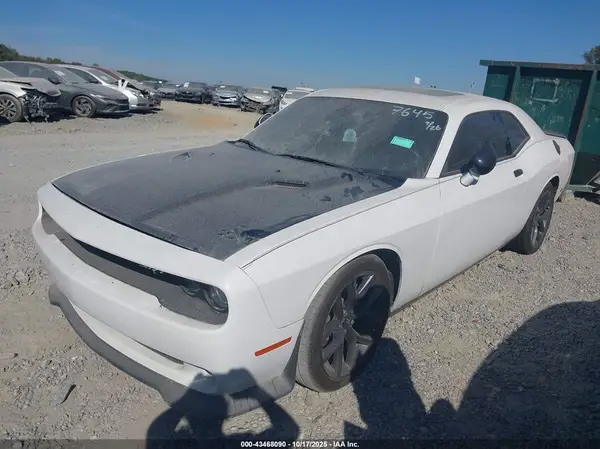 2C3CDZJG4PH567937 2023 DODGE CHALLENGER - Image 2