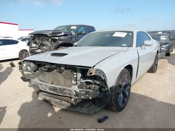 2C3CDZJG6MH560788 2021 DODGE CHALLENGER - Image 2