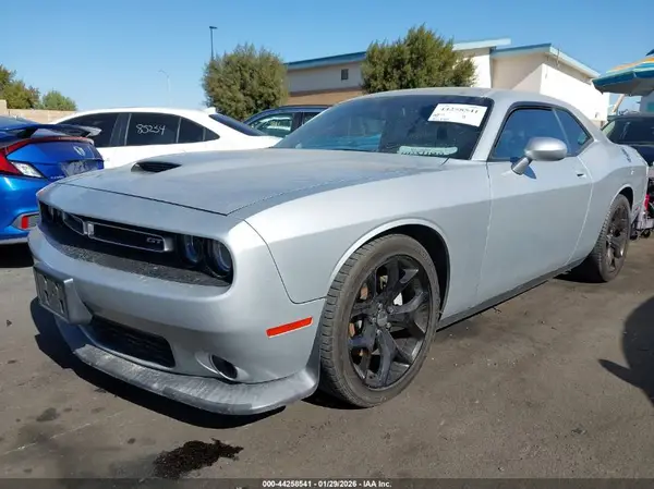 2C3CDZJG8KH747768 2019 DODGE CHALLENGER - Image 2