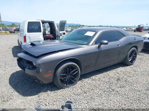2C3CDZKG0LH104525 2020 DODGE CHALLENGER - Image 2