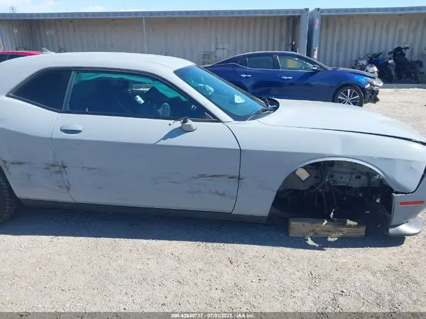 2022 DODGE CHALLENGER auction photo 6