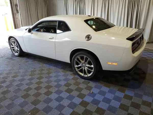 2C3CDZKG0PH689600 2023 DODGE CHALLENGER - Image 2