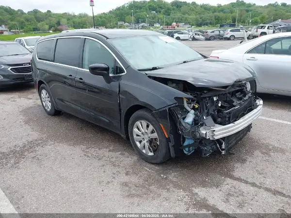 2C4RC1AG0JR113101 2018 CHRYSLER PACIFICA - Image 1