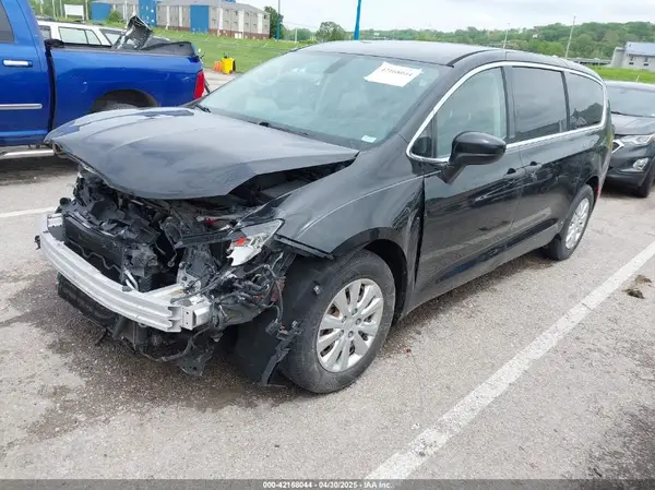 2C4RC1AG0JR113101 2018 CHRYSLER PACIFICA - Image 2