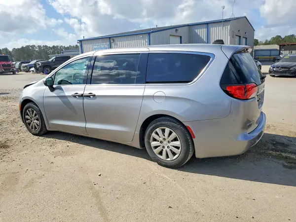 2C4RC1AG1JR111230 2018 CHRYSLER PACIFICA - Image 2
