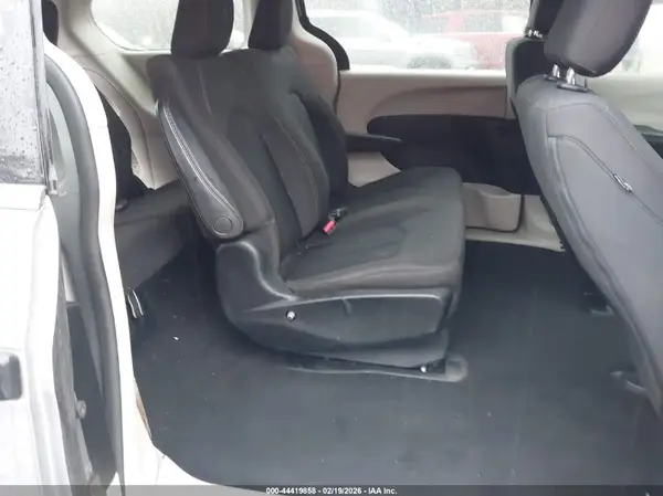 2C4RC1AG2JR109776 2018 CHRYSLER PACIFICA - Image 8