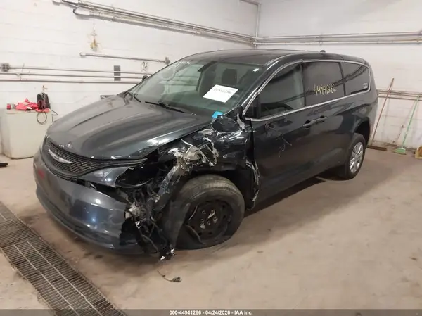 2C4RC1AG2KR599895 2019 CHRYSLER PACIFICA - Image 2