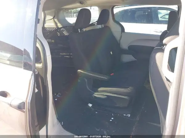 2C4RC1AG3JR122438 2018 CHRYSLER PACIFICA - Image 8
