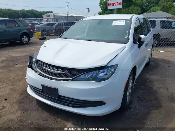 2C4RC1AG3JR159022 2018 CHRYSLER PACIFICA - Image 2