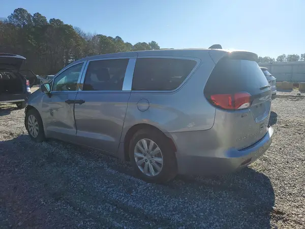 2C4RC1AG3JR174863 2018 CHRYSLER PACIFICA - Image 2