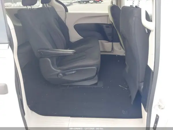 2C4RC1AG3JR187256 2018 CHRYSLER PACIFICA - Image 8