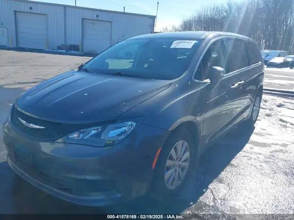 2C4RC1AG3JR316211 2018 CHRYSLER PACIFICA - Image 2