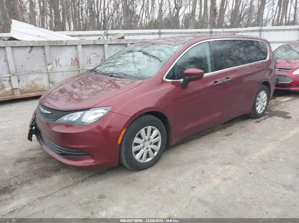 2C4RC1AG4JR136395 2018 CHRYSLER PACIFICA - Image 2