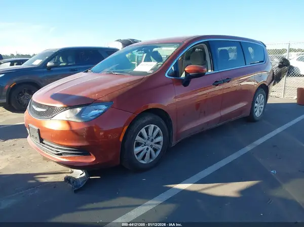 2C4RC1AG4JR157215 2018 CHRYSLER PACIFICA - Image 2