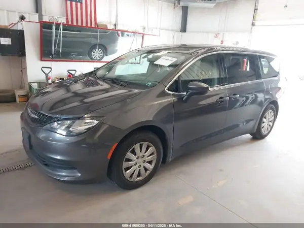 2C4RC1AG4KR589126 2019 CHRYSLER PACIFICA - Image 2