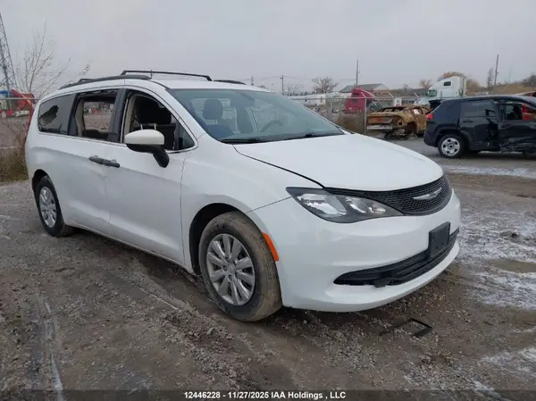 2C4RC1AG5JR130718 2018 CHRYSLER PACIFICA - Image 1