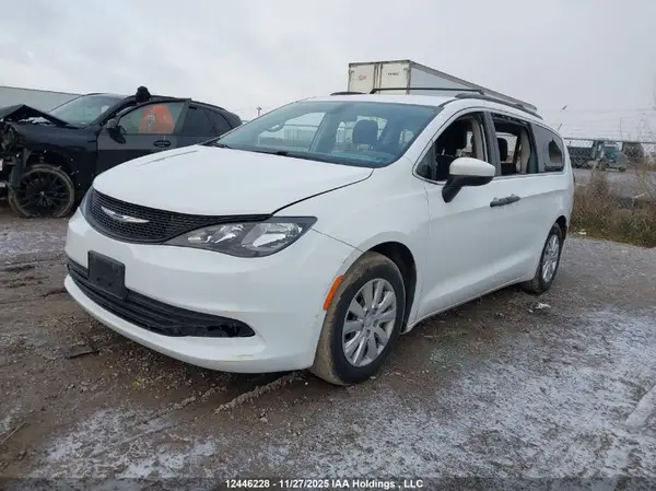 2C4RC1AG5JR130718 2018 CHRYSLER PACIFICA - Image 2
