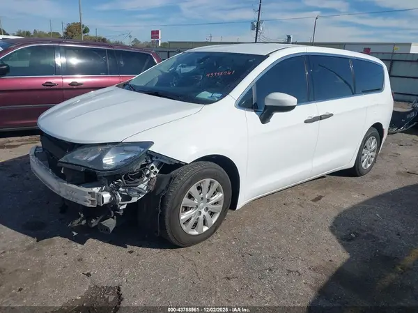 2C4RC1AG5JR227840 2018 CHRYSLER PACIFICA - Image 2