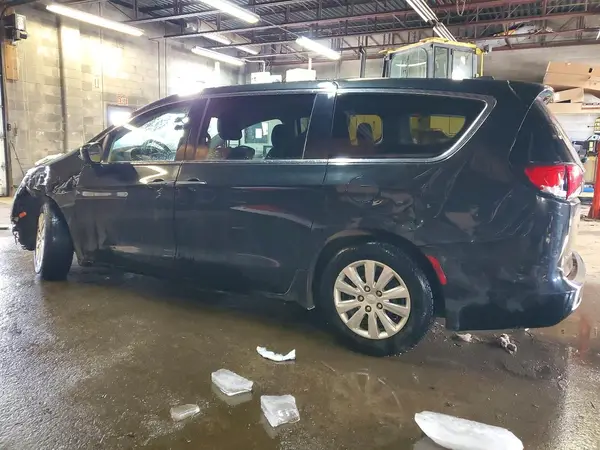 2C4RC1AG5JR234061 2018 CHRYSLER PACIFICA - Image 2