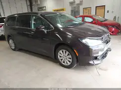 2C4RC1AG7JR103259 2018 CHRYSLER PACIFICA