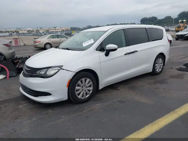 2C4RC1AG7JR125505 2018 CHRYSLER PACIFICA - Image 2