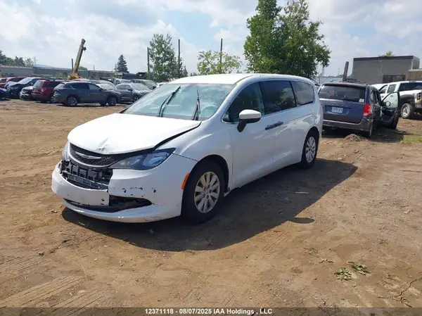 2C4RC1AG7JR234059 2018 CHRYSLER PACIFICA - Image 2