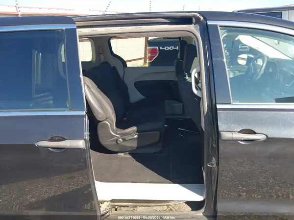 2C4RC1AG7JR274710 2018 CHRYSLER PACIFICA - Image 8