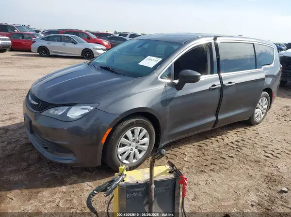 2C4RC1AG9JR274465 2018 CHRYSLER PACIFICA - Image 2