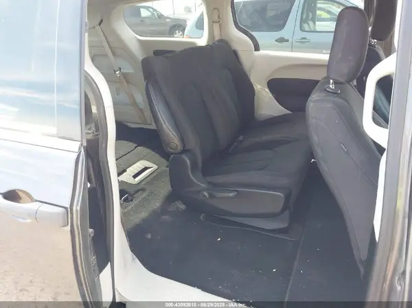 2C4RC1AG9JR274465 2018 CHRYSLER PACIFICA - Image 8