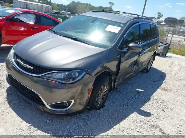 2C4RC1BG0HR503740 2017 CHRYSLER PACIFICA - Image 2