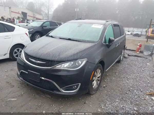 2C4RC1BG0HR507626 2017 CHRYSLER PACIFICA - Image 2
