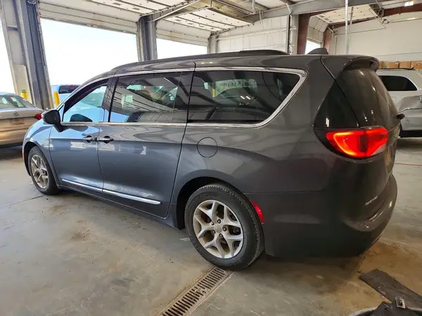 2C4RC1BG0HR511157 2017 CHRYSLER PACIFICA - Image 2