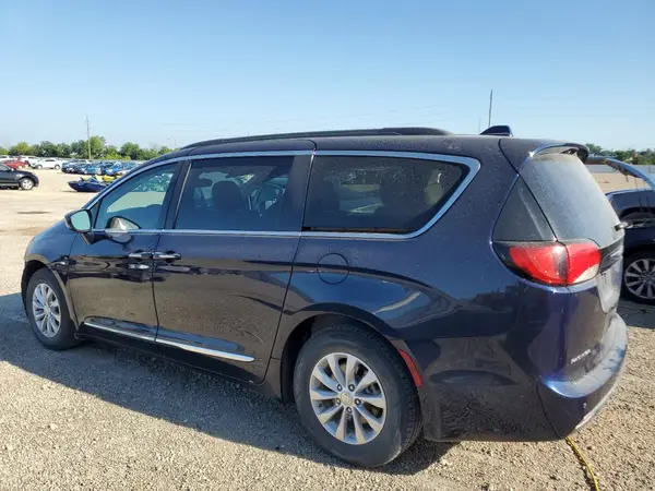 2C4RC1BG0HR512535 2017 CHRYSLER PACIFICA - Image 2