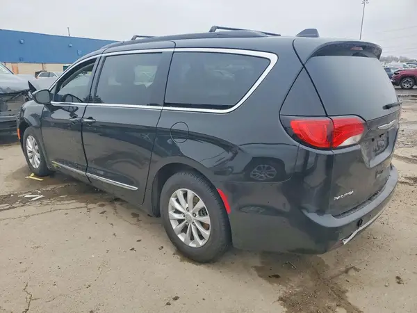2C4RC1BG0HR517282 2017 CHRYSLER PACIFICA - Image 2
