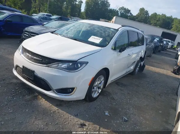 2C4RC1BG0HR518089 2017 CHRYSLER PACIFICA - Image 2