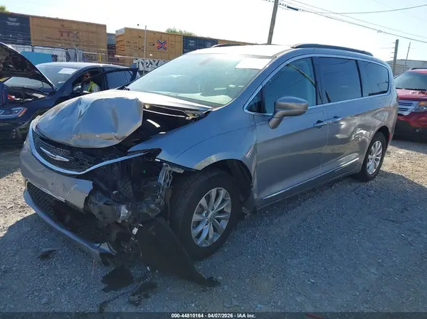 2C4RC1BG0HR524863 2017 CHRYSLER PACIFICA - Image 2