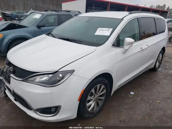 2C4RC1BG0HR526581 2017 CHRYSLER PACIFICA - Image 2