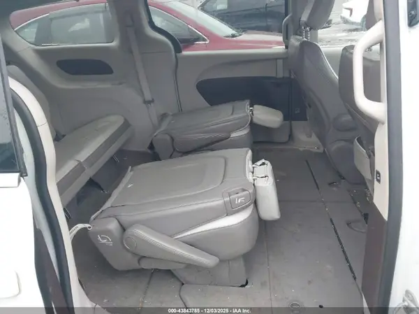 2C4RC1BG0HR526581 2017 CHRYSLER PACIFICA - Image 8