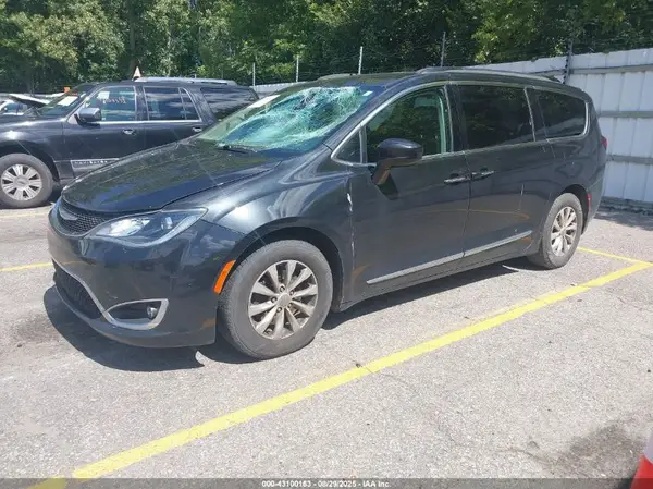 2C4RC1BG0HR530078 2017 CHRYSLER PACIFICA - Image 2