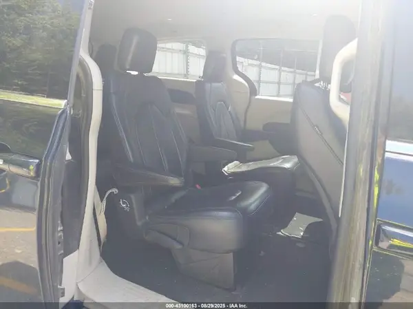 2C4RC1BG0HR530078 2017 CHRYSLER PACIFICA - Image 8