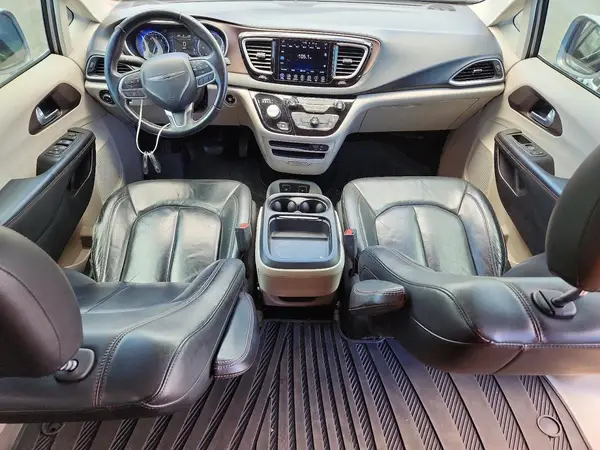 2C4RC1BG0HR530579 2017 CHRYSLER PACIFICA - Image 8