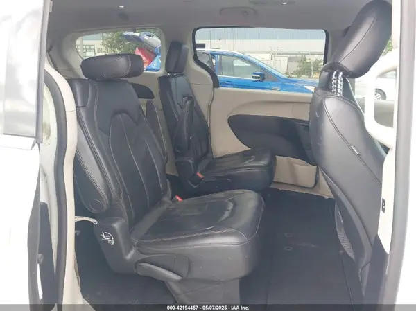 2C4RC1BG0HR533823 2017 CHRYSLER PACIFICA - Image 8