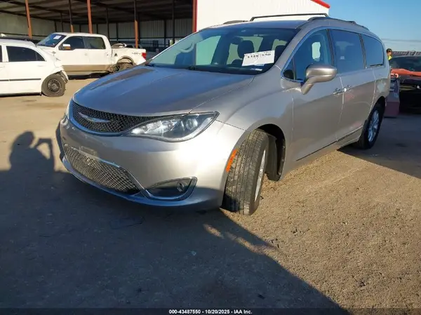 2C4RC1BG0HR535250 2017 CHRYSLER PACIFICA - Image 2