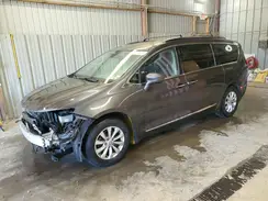 2C4RC1BG0HR538102 2017 CHRYSLER PACIFICA
