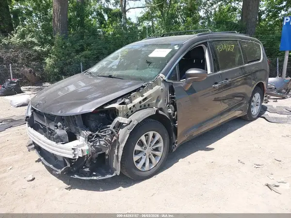 2C4RC1BG0HR540142 2017 CHRYSLER PACIFICA - Image 2