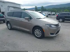 2C4RC1BG0HR540173 2017 CHRYSLER PACIFICA