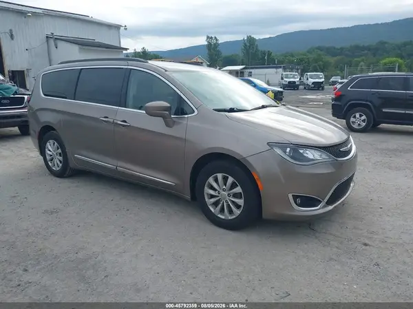 2C4RC1BG0HR540173 2017 CHRYSLER PACIFICA