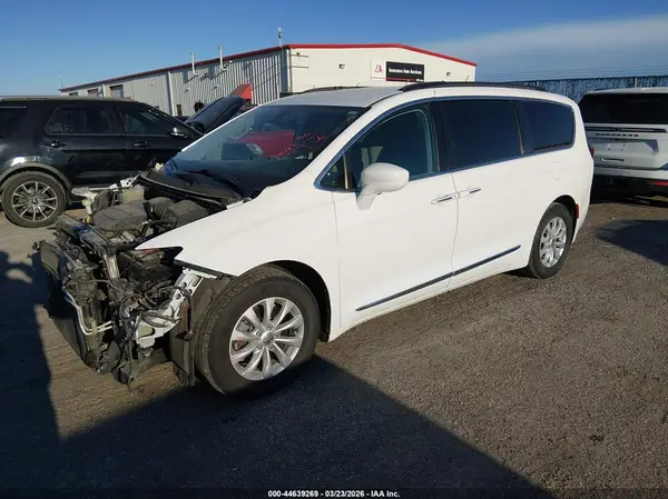 2C4RC1BG0HR540450 2017 CHRYSLER PACIFICA - Image 2