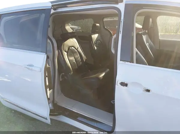 2C4RC1BG0HR540450 2017 CHRYSLER PACIFICA - Image 8