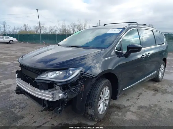 2C4RC1BG0HR543025 2017 CHRYSLER PACIFICA - Image 2